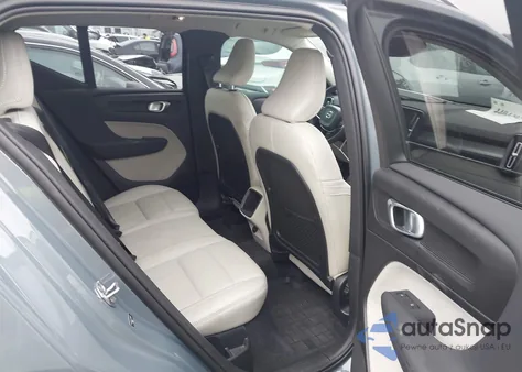 2020 Volvo Xc40 Momentum from USA, damaged, VIN YV4162UK3L2259937